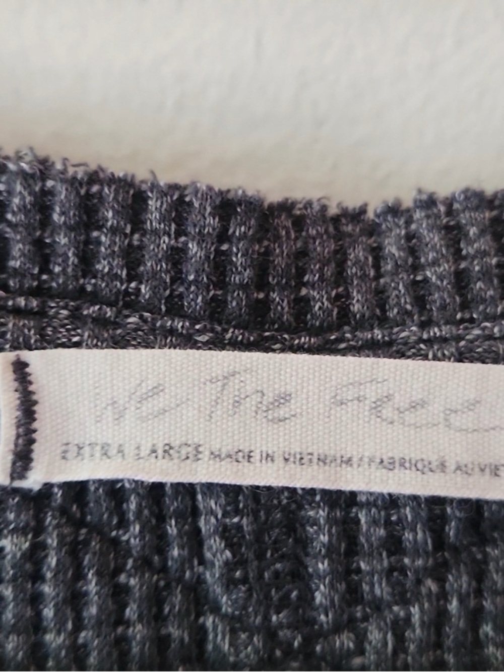 Free People Charcoal Gray Oversized V-Neck Waffle Knit Sweatshirt + A GIFT 🎁 - Picture 8 of 8